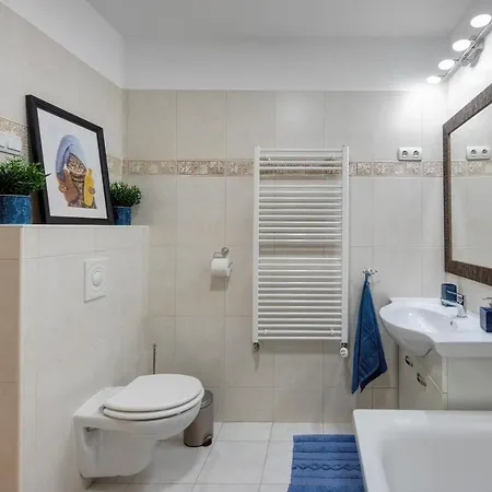 Daire Stylish And Colorful With Balcony *