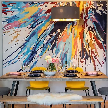 Stylish And Colorful With Balcony Apartment *