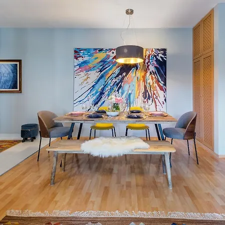 Apartment Stylish And Colorful With Balcony Budapest